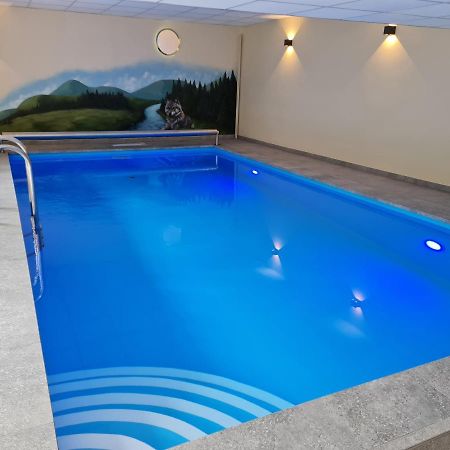 Waldhaus Apartment Яхимов Екстериор снимка
