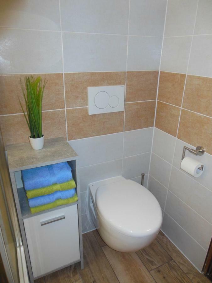 Waldhaus Apartment Яхимов Екстериор снимка